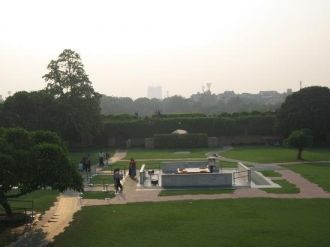 Мемориал Махатмы Ганди в Дели находится 