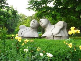 Скульптура “Диалог” в Олимпийском парке 
