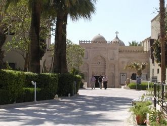 Музей находится в старой части Каира, у 