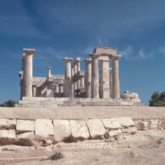 Храм Афайи расположен на северо-восточно