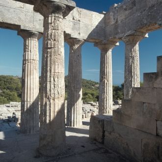 Храм на Эгине завершает архаический пери