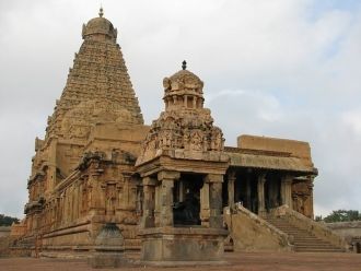 Брихадешвара был королевским храмом, и о