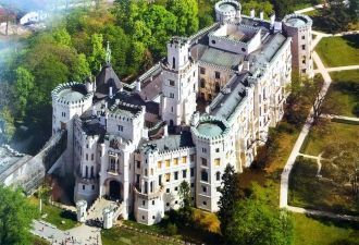 Замок один из самых посещаемых в Чехии. 