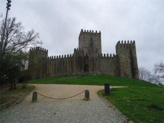 Сооружения замка служили тюрьмой, а одна