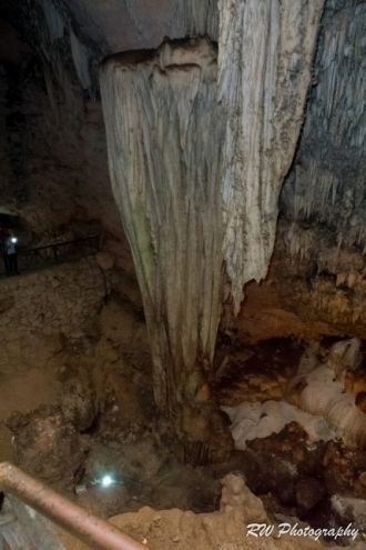 Огромный сталактит в Пещере Бельямар.