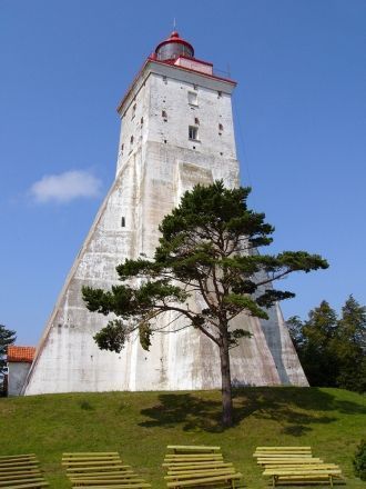 Кыпуский маяк по возрасту третий в мире 