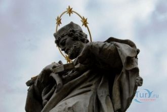 Статуя Святого Яна Непомуцкого на Площад