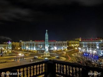 Площадь Победы, наряду с площадью Незави