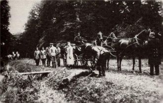Император Николай II и другие участники 