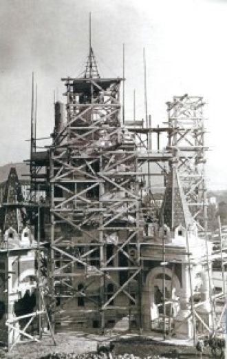 Началом строительства можно считать 1900