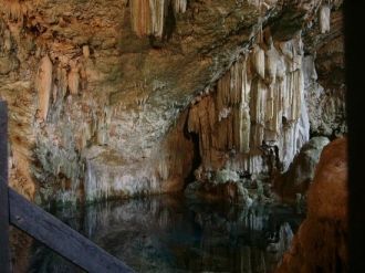 Кристаллические образования в пещере Сат