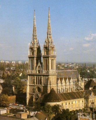 Особенность Загребского собора- башни-бл