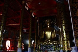 Будда в храме Дой Нгам Мыанг.