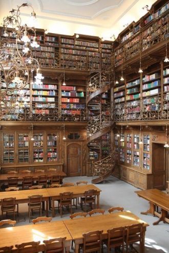 Уникальная библиотека площадью более 120