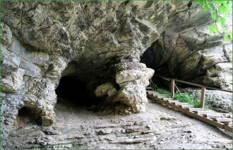 Воронцовская пещера расположены близ рек