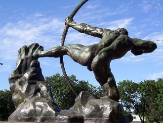Скульптура «Стреляющий Геракл» Э.А. Бурд