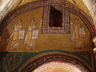 Мозаика из храма св. Прасседы (II век) с