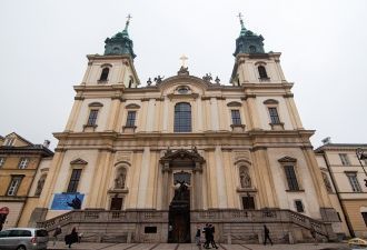 Фасад. Костёл Святого Креста (Варшава)