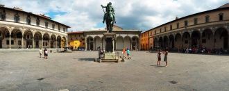 Площадь Сантиссима-Аннунциата во Флоренц