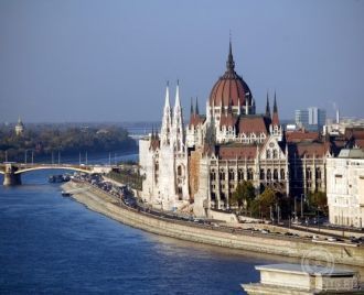 Резиденция парламента Венгрии на берегу 