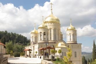 В 2009 году купола храма Всех русских св