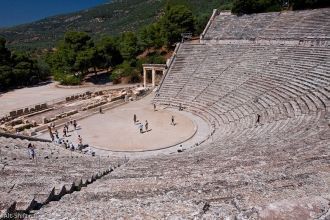 Театр действительно древний — он был пос
