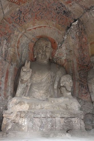 Будда Амитабха в Северной пещере Биньян.