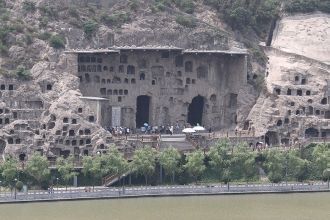 Вид на пещеру Биньян с Храма Ароматного 