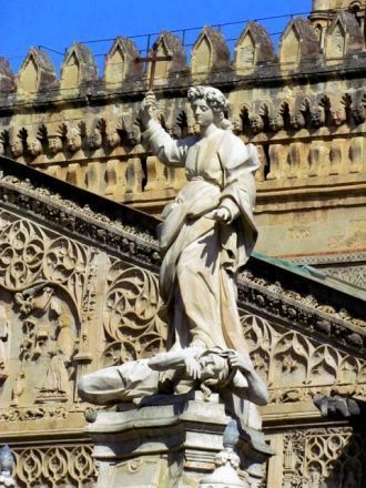 Статуя святой Розалии, поражающей чуму, 
