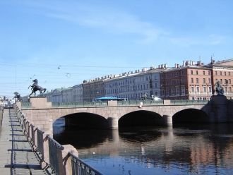 Вид на Аничков мост.
