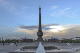 Монумент олицетворяет единство всех наци