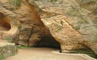 Знаменитая пещера Гутманя считается само