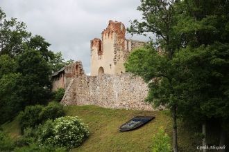 Развалины старого замка.