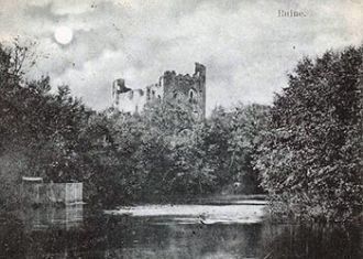 Развалины Добельского замка, старинная о