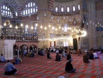 Мечеть открывается к первой утренней мол