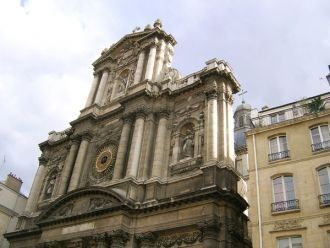 Церковь Сен-Поль, ставшая памяткой архит