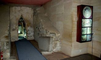 Фракийская гробница состоит из трех связ