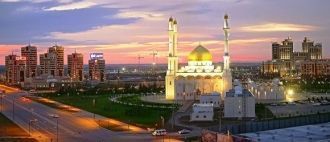 Панорама города на фоне мечети Нур-Астан