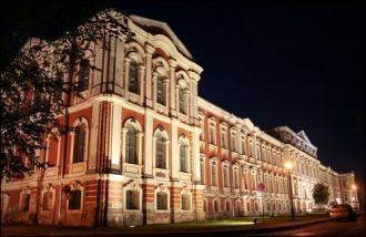 Дворец барочного стиля в Латвии.