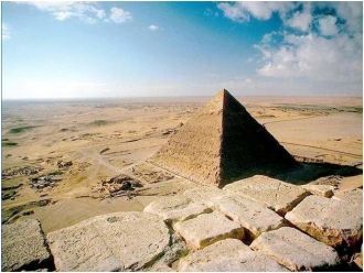 Пирамида Хефрена с высоты птичьего полёт