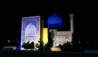 Мечеть Биби Ханым, Самарканд, ночью.