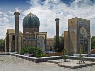 Архитектура мечети была обращена к массе