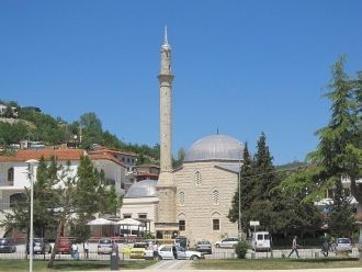 Это старинная мечеть (1554), сохранившая