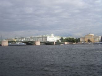 Вид на Дворцовый мост. Из всего списка д