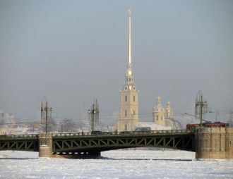 Дворцовый мост.Вид на Петропавловский со