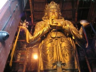 16-метровая статуя Авалокитешвары в глав