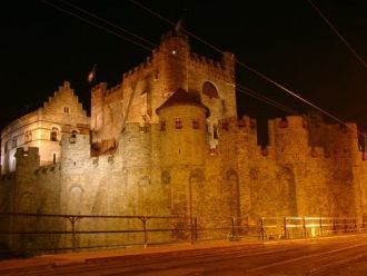 Замок Гравенстен ночью.