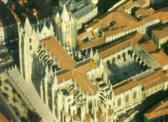 Строительство собора началось около 1255