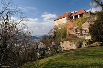 Замок Шлоссберг располагается в Австрии,