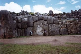 Крепость Саксауаман – стоит на окраине г
